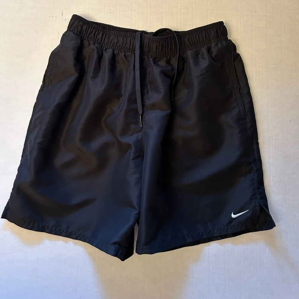 Nike‎ mesh inner lining classic swim black shorts w/hand pockets Sz-M. Z15